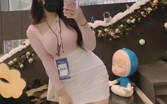 半夜男朋友把我的腿打开了